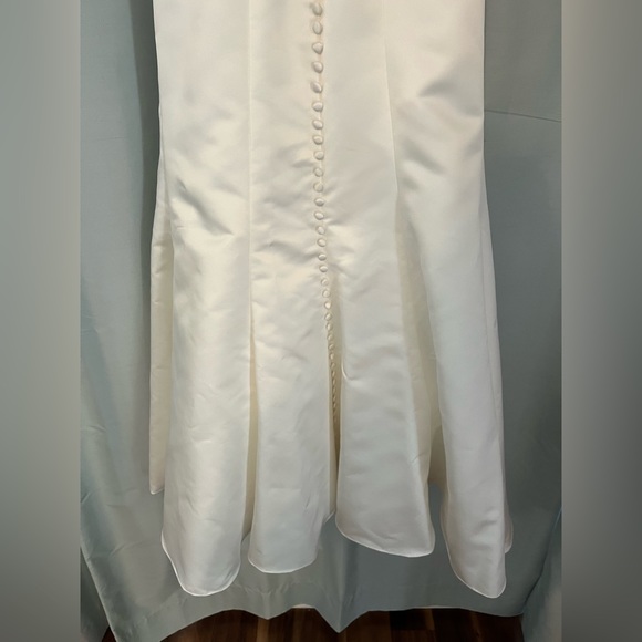 David’s Bridal Wedding Dress - Picture 4 of 5